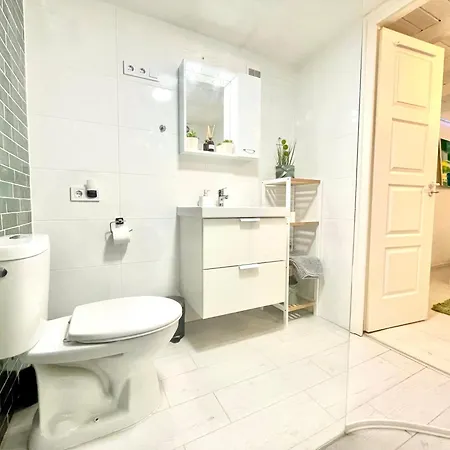 Appartement For Long Therm!! Teresian Near The Andrassy Street Free Air Conditioner Free Coffee