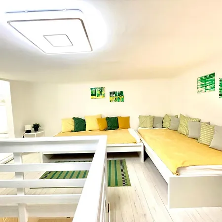 Appartement For Long Therm!! Teresian Near The Andrassy Street Free Air Conditioner Free Coffee