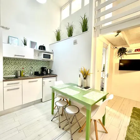Appartement For Long Therm!! Teresian Near The Andrassy Street Free Air Conditioner Free Coffee Budapest
