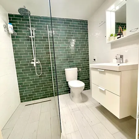 Apartment For Long Therm!! Teresian Near The Andrassy Street Free Air Conditioner Free Coffee Budapest