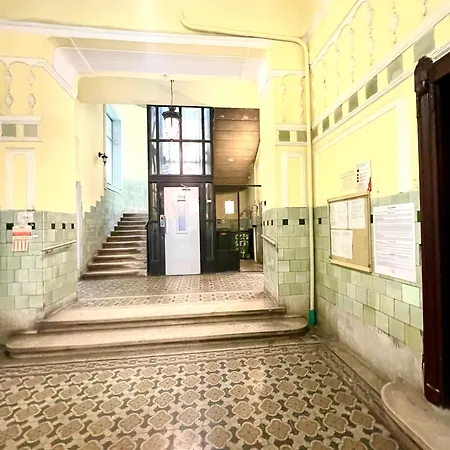 Apartment Teresian Near The Andrassy Street Free Air Conditioner Free Coffee Budapest
