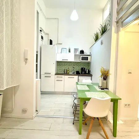 Teresian Near The Andrassy Street Free Air Conditioner Free Coffee Budapest