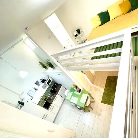 Teresian Near The Andrassy Street Free Air Conditioner Free Coffee Apartment