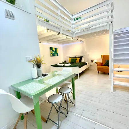 Teresian Near The Andrassy Street Free Air Conditioner Free Coffee * Budapest