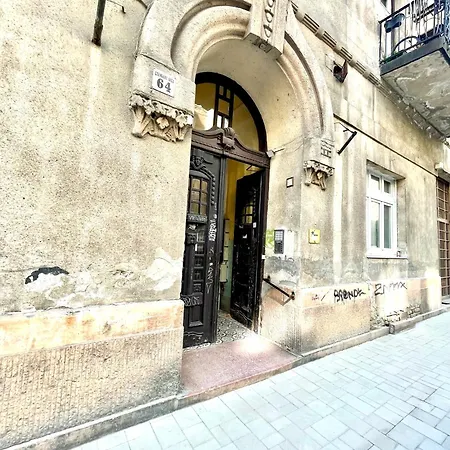 Teresian Near The Andrassy Street Free Air Conditioner Free Coffee Apartment Budapest